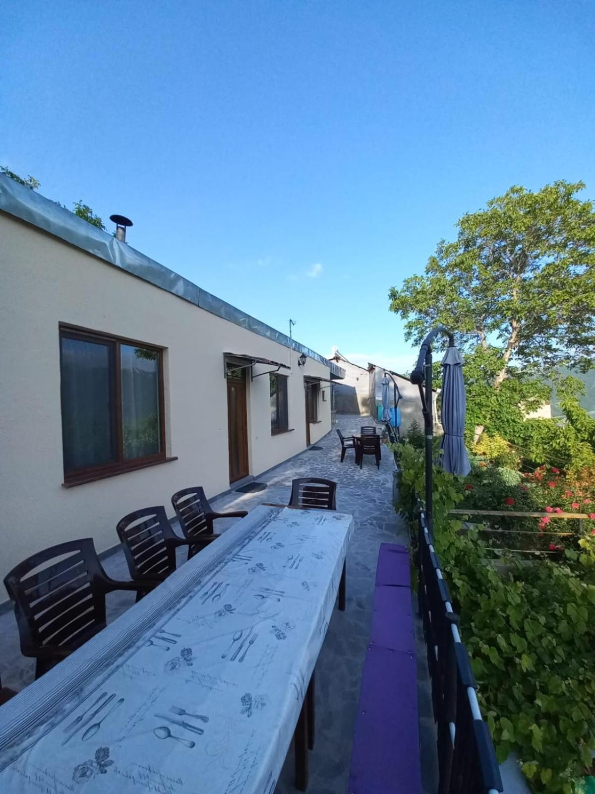 Ana-Maria Bnb Bed & Breakfast Tat'ev Exterior photo