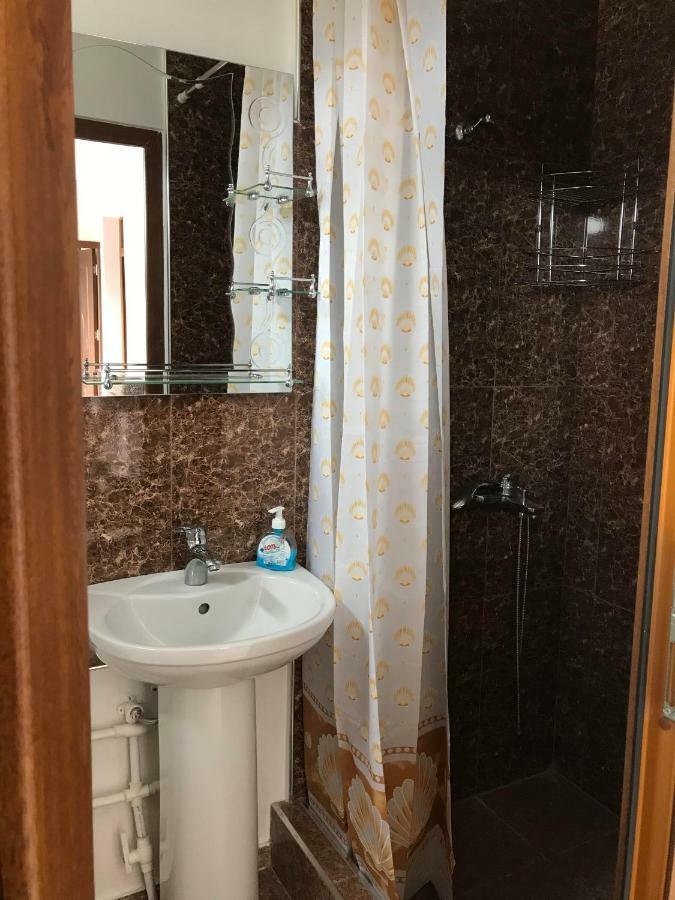Ana-Maria Bnb Bed & Breakfast Tat'ev Exterior photo