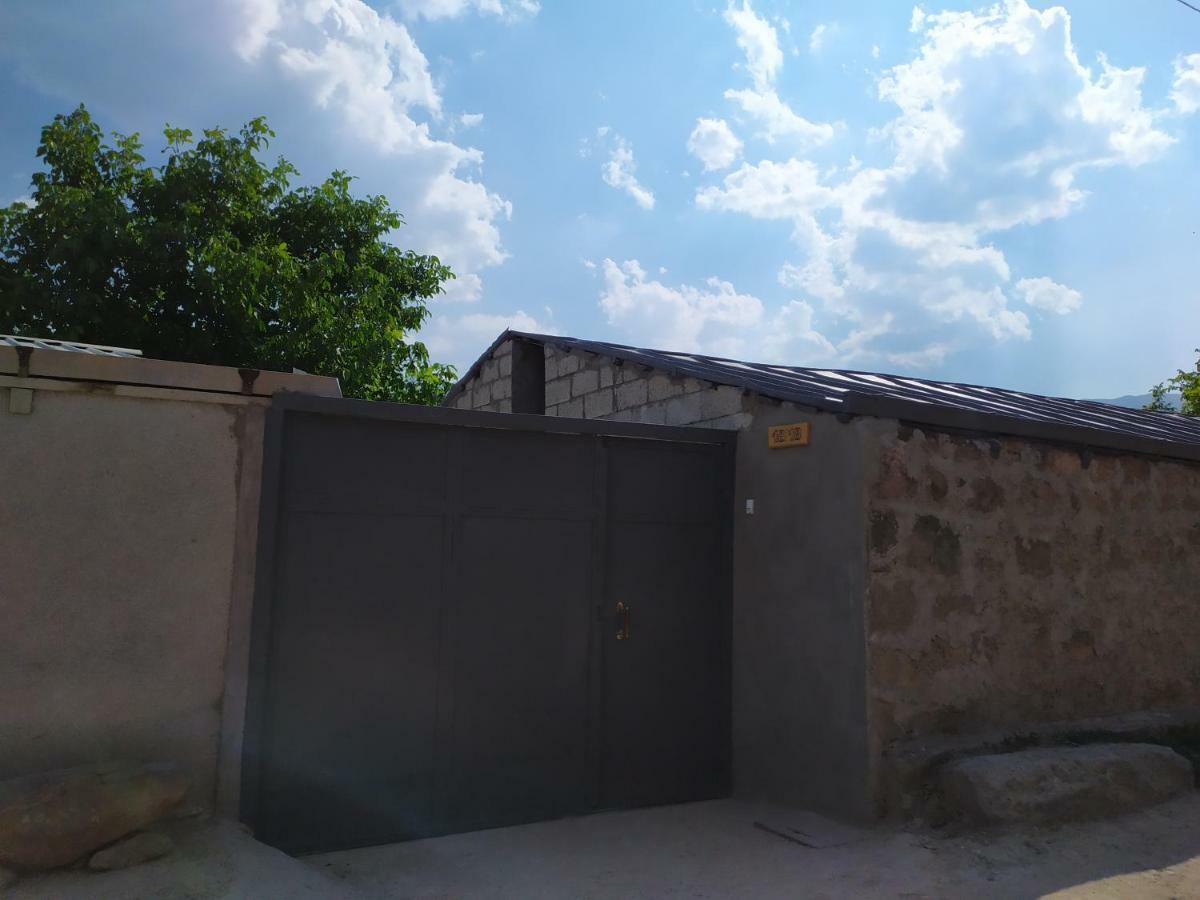 Ana-Maria Bnb Bed & Breakfast Tat'ev Exterior photo